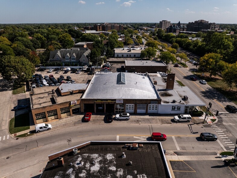 More Photos Of 400 W Northwest Hwy, Arlington Heights Auto Repair For Lease