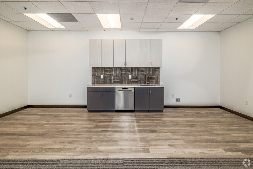 More Photos Of 27101-27201 Puerta Real, Mission Viejo Unknown For Lease