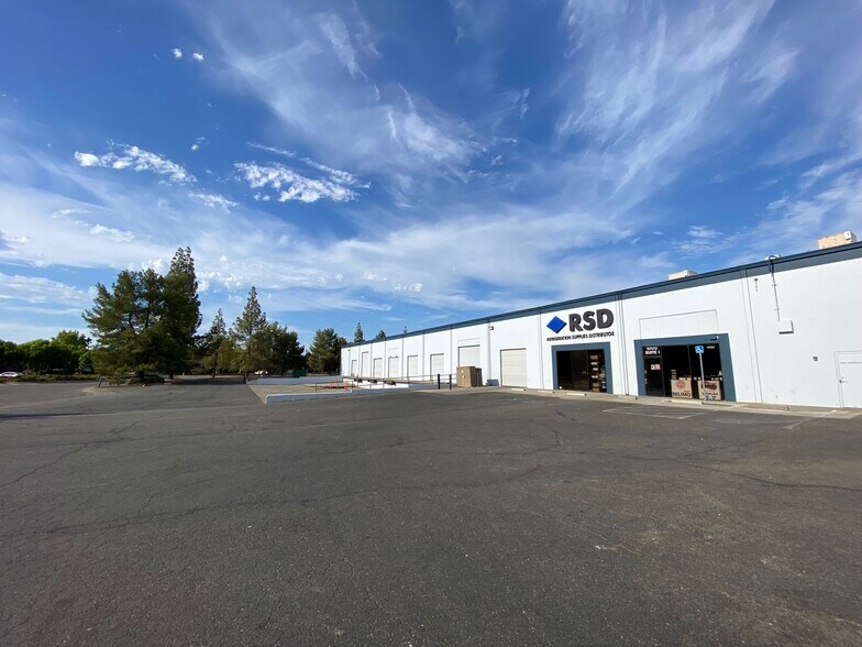 More Photos Of 10170 Croydon Way, Sacramento Distribution For Lease