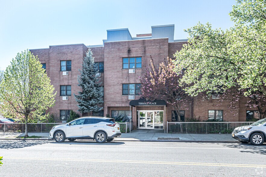 More Photos Of 20 Terrace Pl, Brooklyn Apartments For Sale