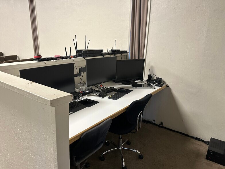 More Photos Of 1001 W Noble Ave, Visalia Specialty For Sale