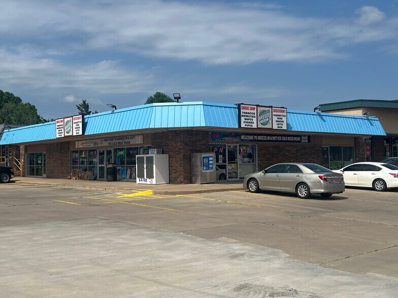 More Photos Of 110-112 S Bryant Ave, Edmond Convenience Store For Lease