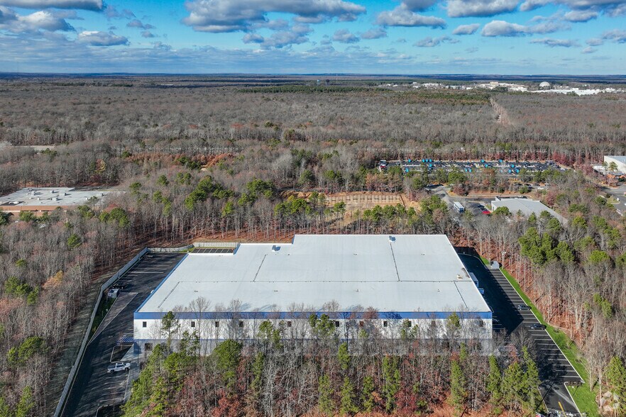 More Photos Of 53 Ramsey Rd, Shirley Warehouse For Lease