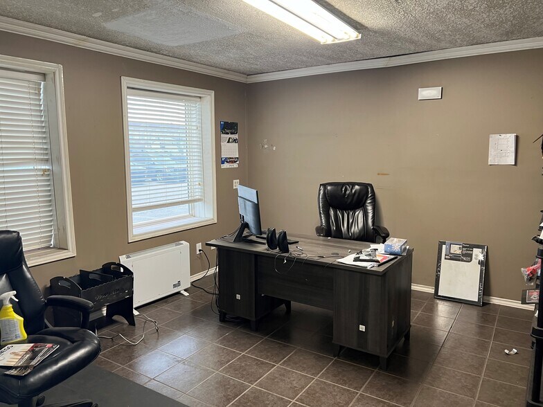 More Photos Of 7609 Sparrow Dr, Leduc Warehouse For Sale