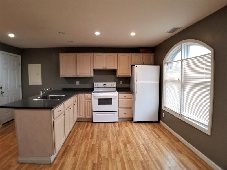 More Photos Of 1 Horseshoe Lake Rd, Kauneonga Lake Restaurant For Sale