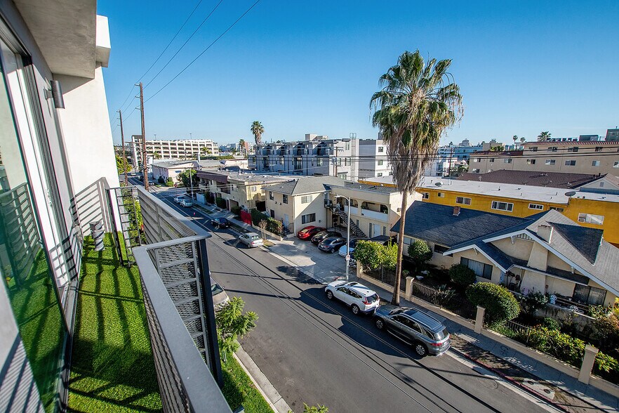 More Photos Of 1002 N Hudson Ave, Los Angeles Apartments For Sale