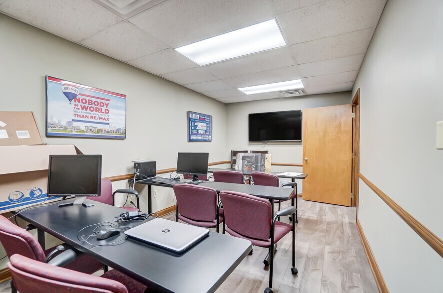 More Photos Of 8900 N Dixie Dr, Dayton Medical For Lease