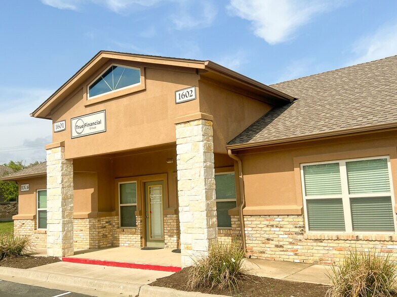 More Photos Of 1464 E Whitestone Blvd, Cedar Park Loft Creative Space For Lease