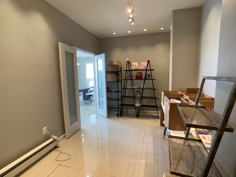 More Photos Of 1010 W Elizabeth Ave, Linden Warehouse For Lease