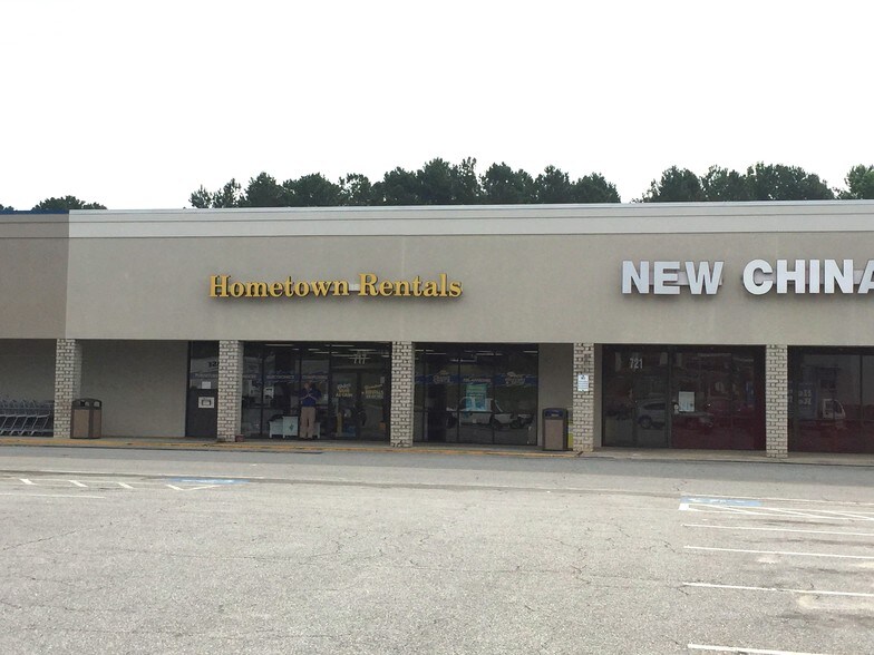 More Photos Of 715 E Atlantic St, South Hill Unknown For Lease