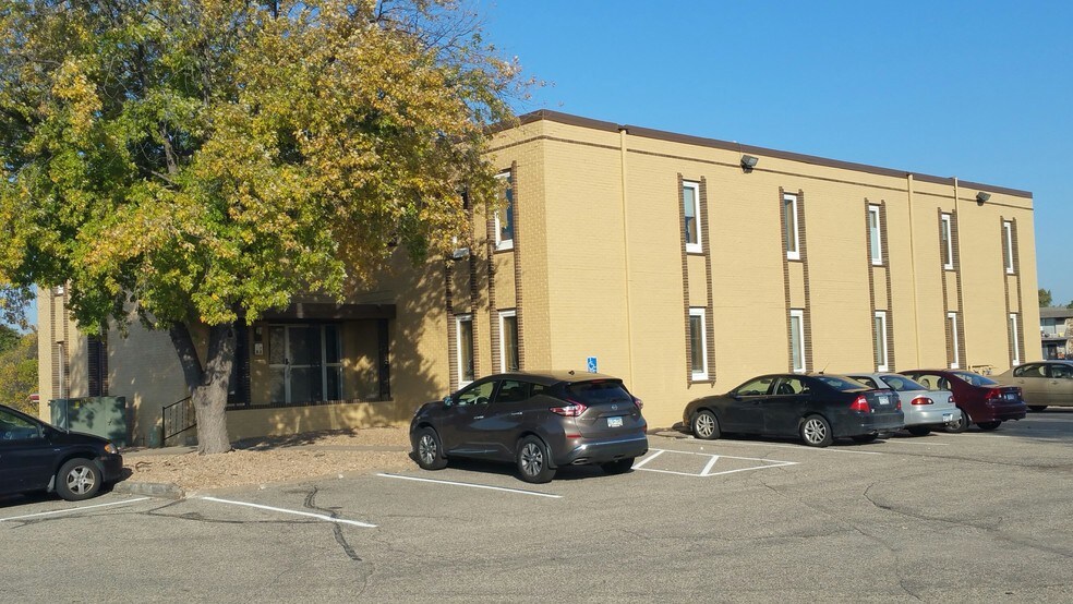 More Photos Of 888 County Road D W, New Brighton Office For Lease