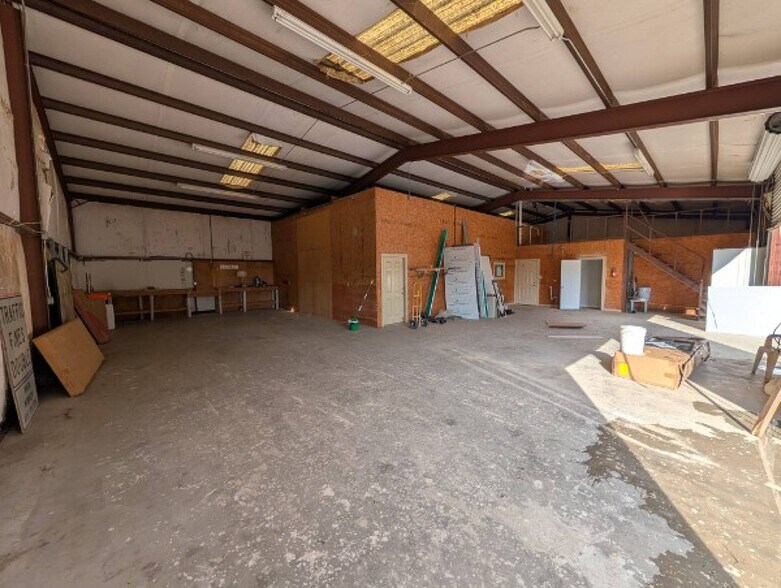 More Photos Of 365 Val Verde Rd, McGregor Office For Sale