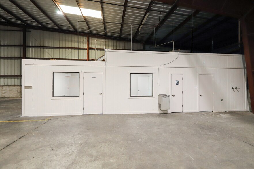More Photos Of 14415 Import Rd, Laredo Warehouse For Sale