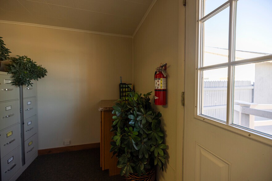 More Photos Of 509 S 4th Ave, Brighton Office For Sale