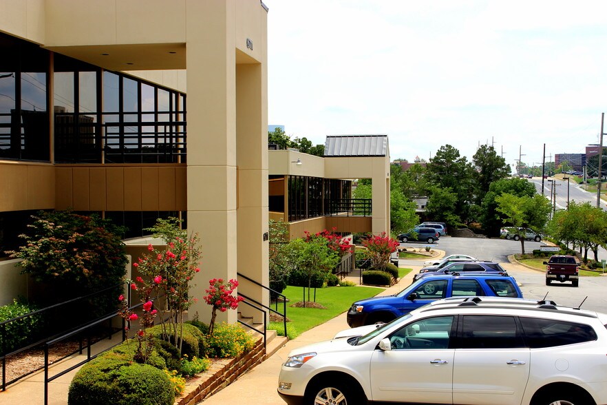 More Photos Of 6711 S Yale Ave, Tulsa Unknown For Lease