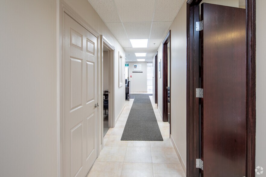 More Photos Of 800 Sheppard Ave W, Toronto Apartments For Sale