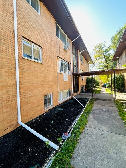 More Photos Of 11811 Morang Dr, Detroit Apartments For Sale