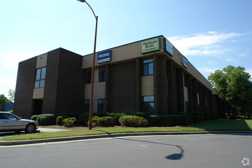 More Photos Of 10801 Johnston Rd, Charlotte Office For Lease