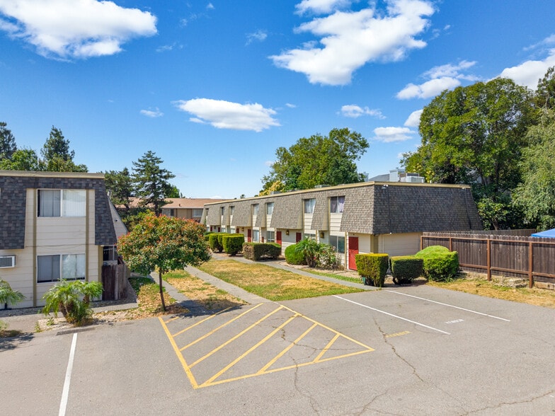 Primary Photo Of 1955 Grande Cir, Fairfield Apartments For Sale