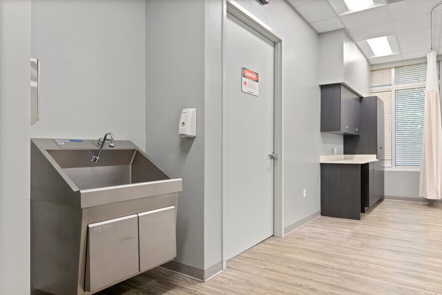 More Photos Of 4205 W Atlantic Ave, Delray Beach Medical For Lease