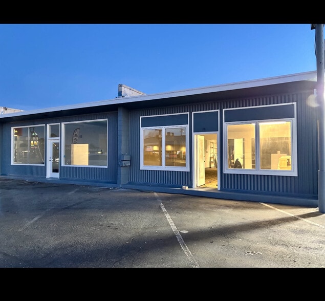 Primary Photo Of 3503 W Clearwater Ave, Kennewick Storefront For Sale