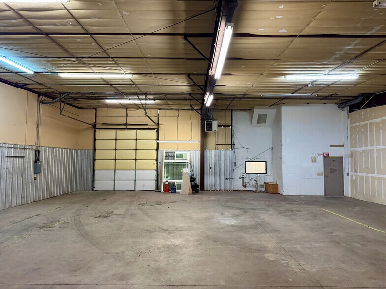 More Photos Of 125-155 Mount View Ln, Colorado Springs Distribution For Lease