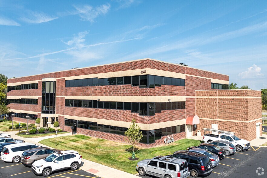 More Photos Of 6601 Centerville Business Pky, Centerville Medical For Lease