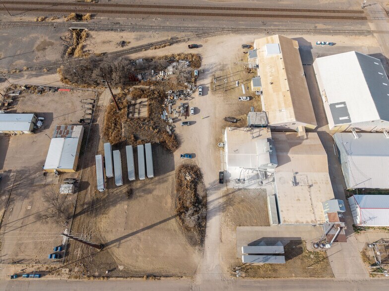 More Photos Of 225 Lawton Ave, Hereford Manufacturing For Sale