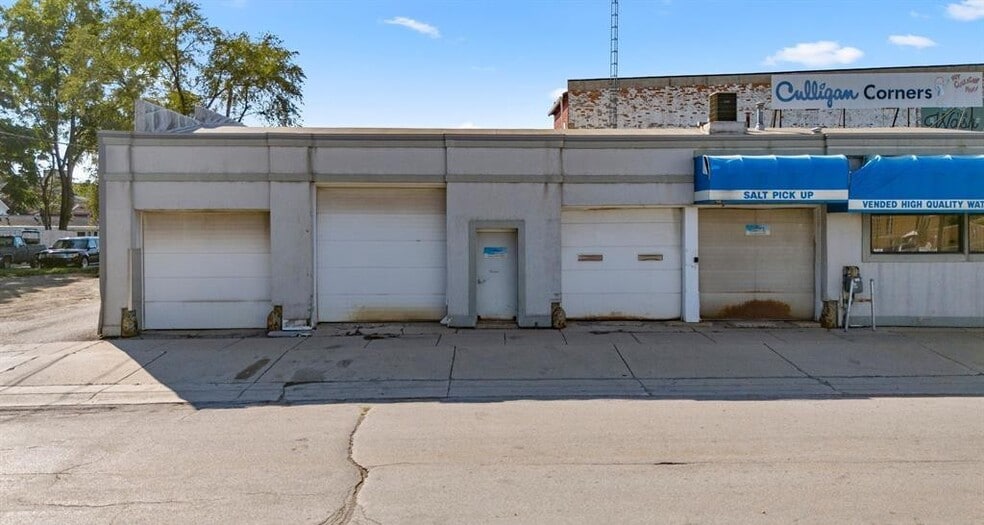 More Photos Of 801 W Main St, Owosso Office For Sale