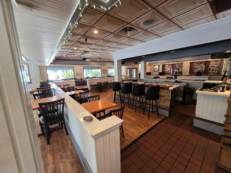 More Photos Of 9 Park Ln, Hilton Head Island Restaurant For Sale
