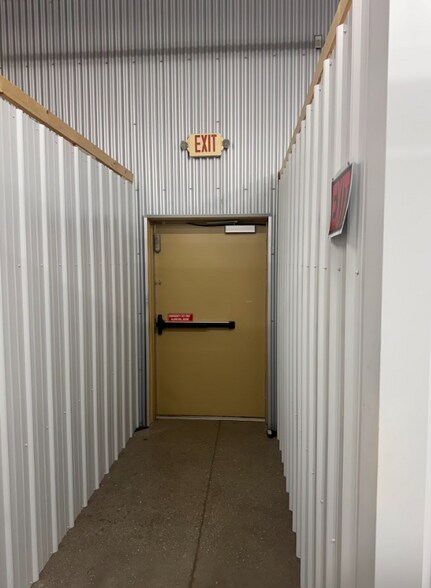More Photos Of 620 N Morley St, Moberly Self Storage For Sale