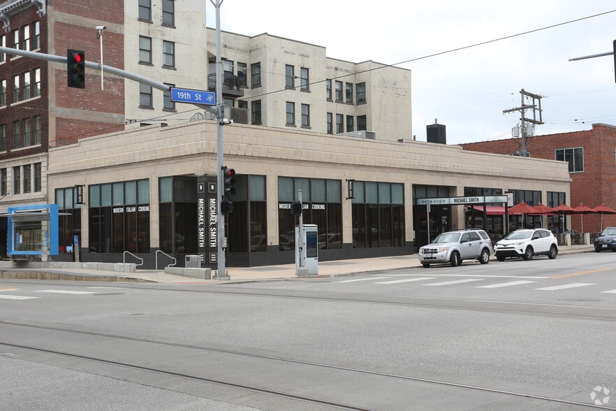 More Photos Of 1900 Main St, Kansas City General Retail For Lease