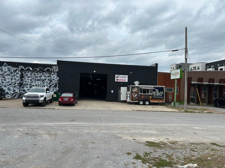 More Photos Of 1618-1626 State St, Nashville Warehouse For Lease
