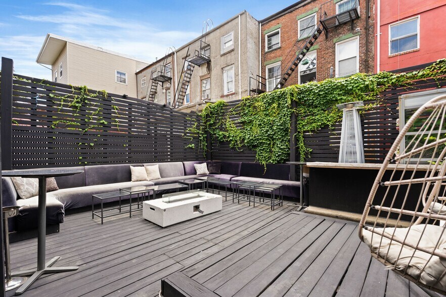 More Photos Of 246 Mulberry St, Newark Storefront For Sale