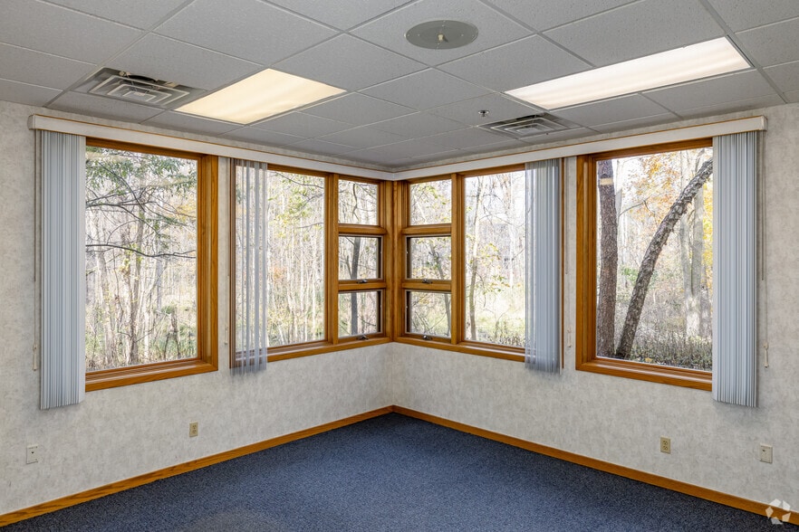 More Photos Of 822 Centennial Way, Lansing Office For Sale
