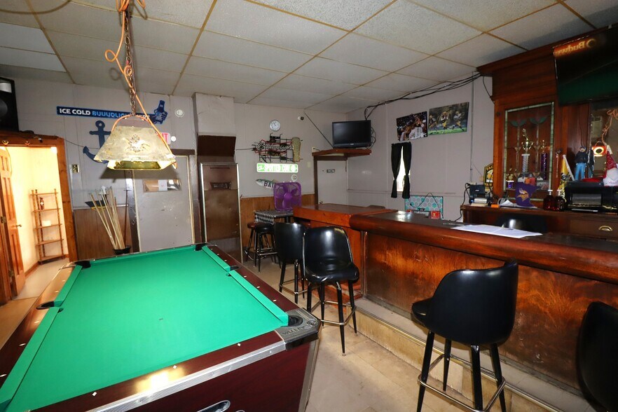 More Photos Of 1222 Lake Shore Dr E, Ashland Bar For Sale