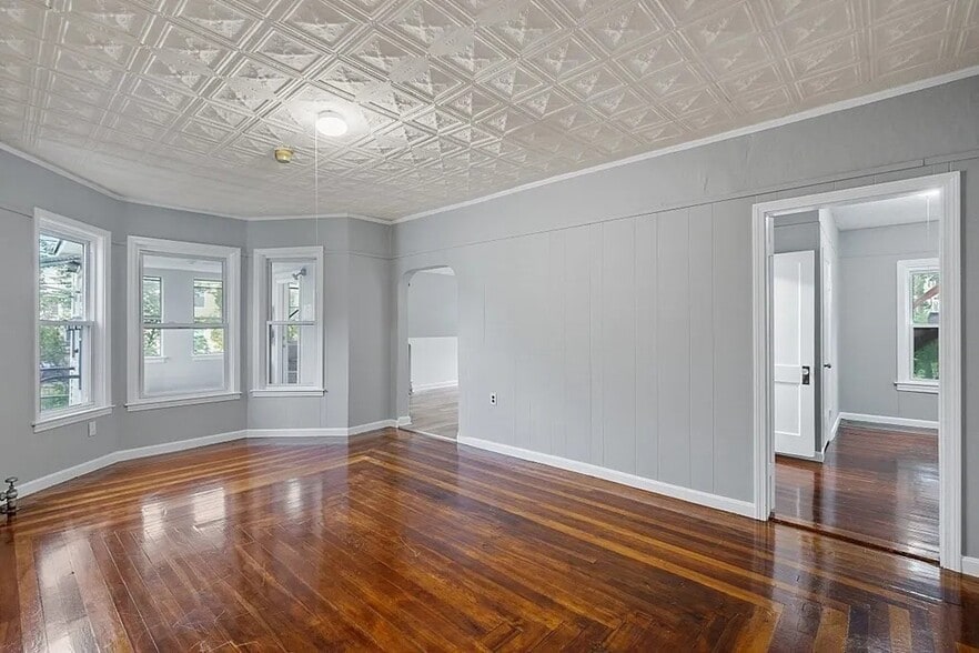 More Photos Of 113 Spruce St, Leominster Apartments For Sale