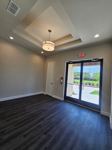 More Photos Of 2601 Little Elm Pky, Little Elm Office For Sale