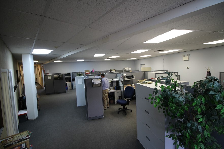 More Photos Of 7300 N Crescent Blvd, Pennsauken Unknown For Lease