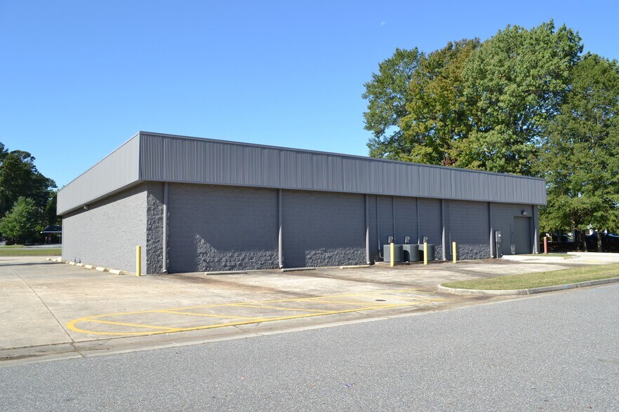 More Photos Of 2292 York River Crossing, Gloucester Unknown For Lease