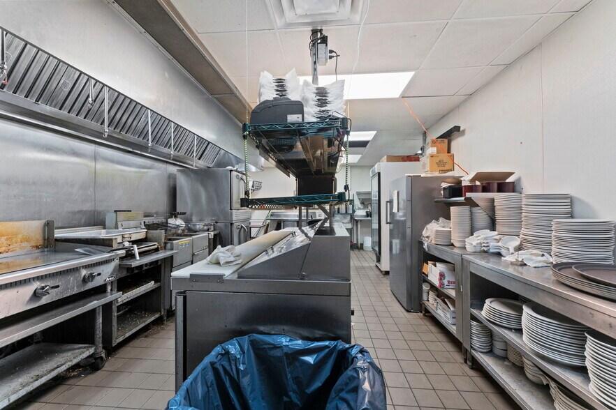 More Photos Of 118 Railroad Ave NE, Mora General Retail For Sale