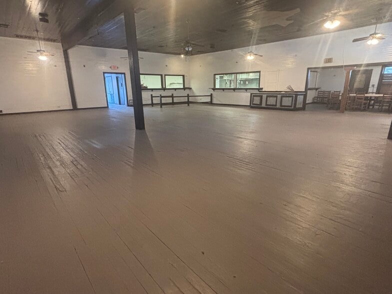 More Photos Of 13525 Wetmore Rd, San Antonio Restaurant For Lease