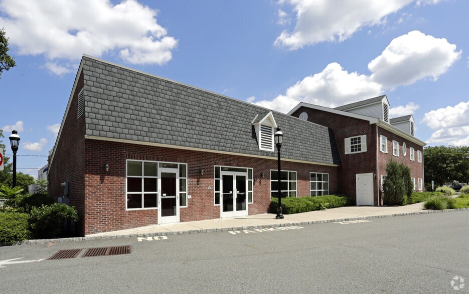 More Photos Of 551 Passaic Ave, West Caldwell Freestanding For Lease