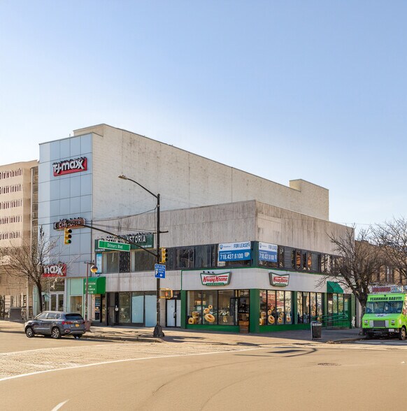 Primary Photo Of 2928 Ditmars Blvd, Astoria Storefront Retail Office For Lease