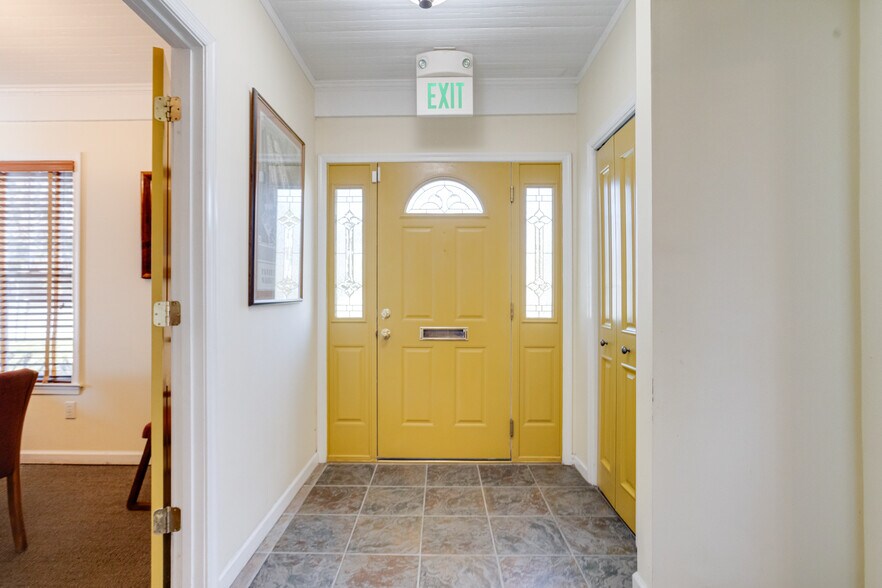 More Photos Of 407 W Pennsylvania Ave, Towson Office For Sale