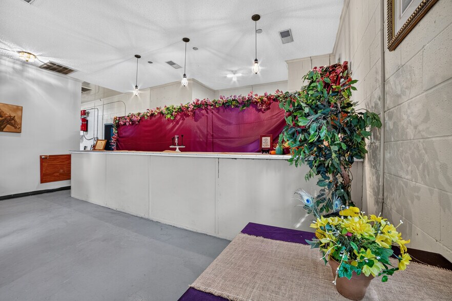 More Photos Of 1030 Dry Branch Rd, Hopkins General Retail For Sale