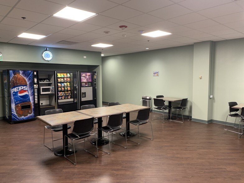 More Photos Of 7222 W Cermak Rd, North Riverside Office For Lease