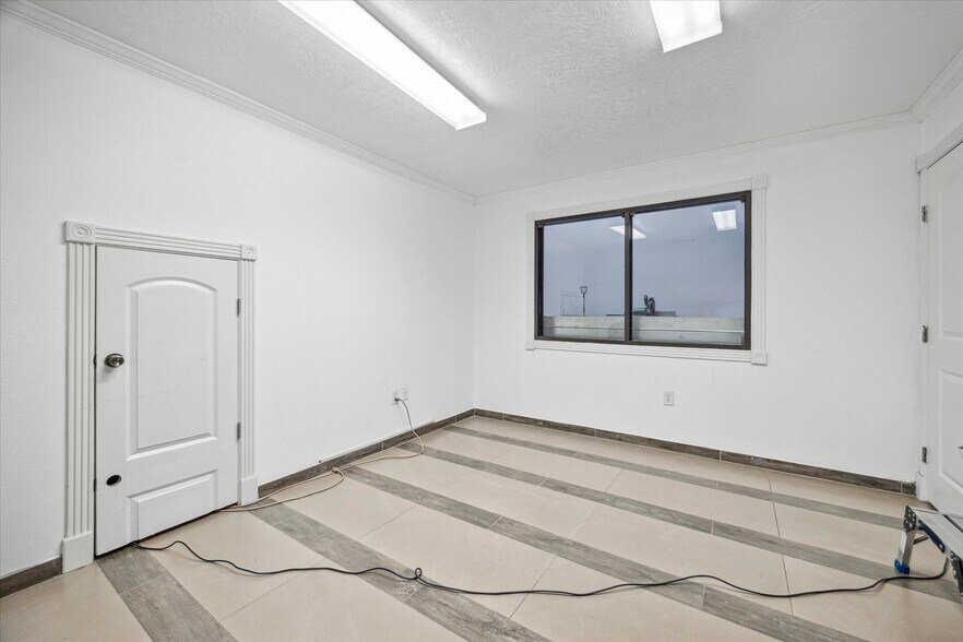 More Photos Of 11126 Timber Crest Dr, Houston Warehouse For Sale