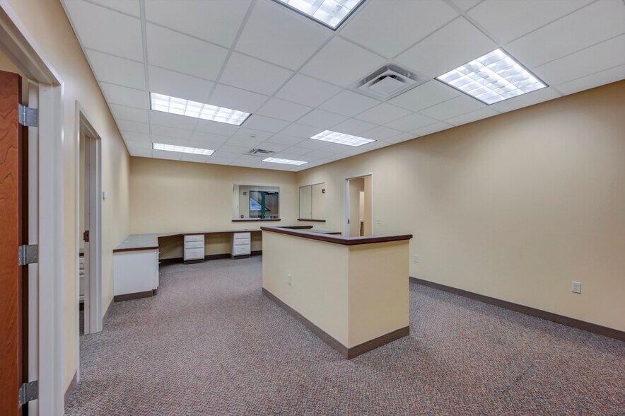 More Photos Of 1110 Clay Ave, Dunmore Medical For Lease