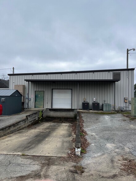 More Photos Of 415 Flint Ave, Albany Office For Sale
